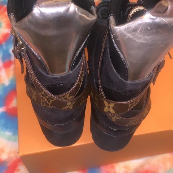 Louis Vuitton Boots - Picture 3 of 3